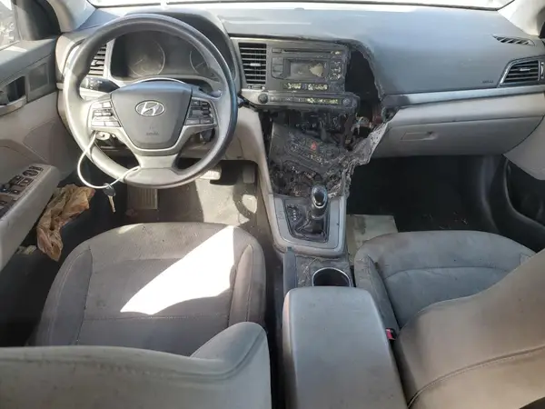 5NPD74LF7HH144048 2017 HYUNDAI ELANTRA - Image 8
