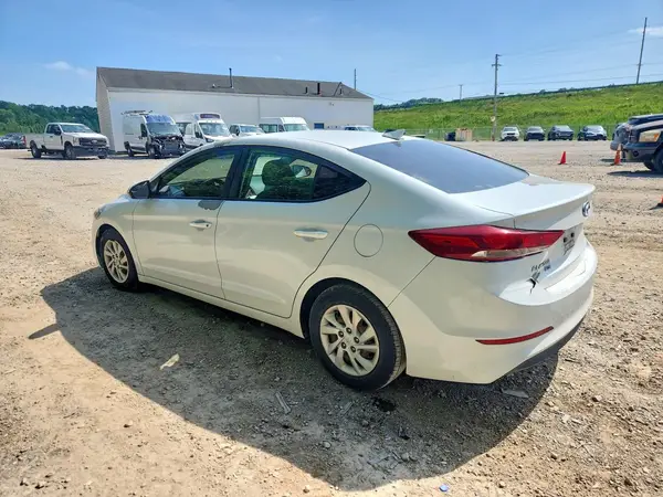 5NPD74LF7HH148262 2017 HYUNDAI ELANTRA - Image 2