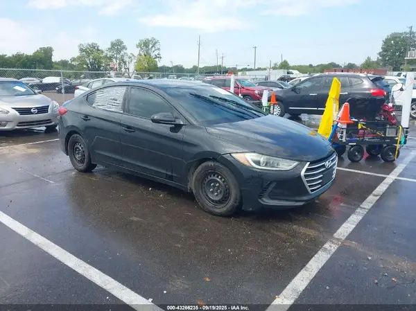 5NPD74LF7HH149265 2017 HYUNDAI ELANTRA - Image 1