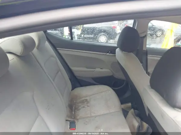 5NPD74LF7HH149265 2017 HYUNDAI ELANTRA - Image 8