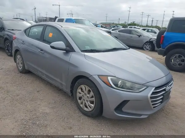 5NPD74LF7HH150206 2017 HYUNDAI ELANTRA - Image 1