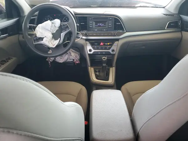 5NPD74LF7HH154000 2017 HYUNDAI ELANTRA - Image 8