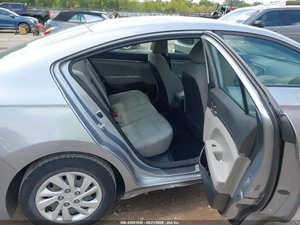 5NPD74LF7HH177079 2017 HYUNDAI ELANTRA - Image 8
