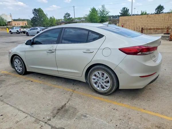 5NPD74LF7HH178832 2017 HYUNDAI ELANTRA - Image 2