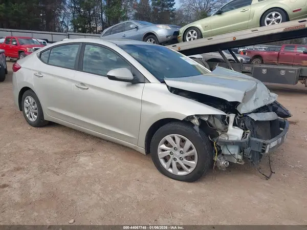 5NPD74LF7HH179527 2017 HYUNDAI ELANTRA - Image 1