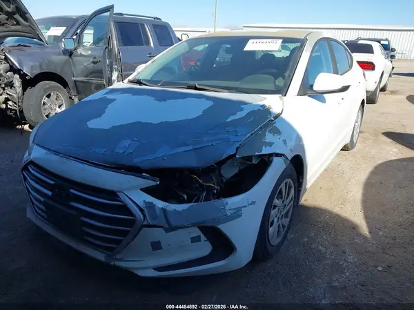 5NPD74LF7HH186574 2017 HYUNDAI ELANTRA - Image 2