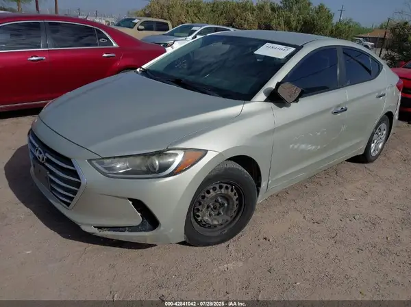 5NPD74LF7HH189703 2017 HYUNDAI ELANTRA - Image 2