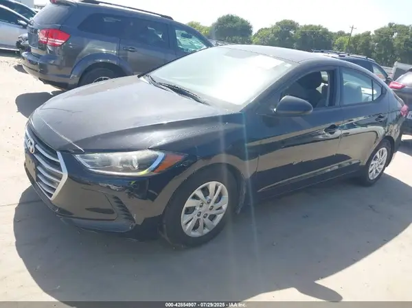 5NPD74LF7HH192889 2017 HYUNDAI ELANTRA - Image 2