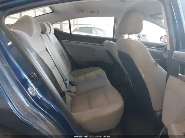 5NPD74LF7HH194321 2017 HYUNDAI ELANTRA - Image 8