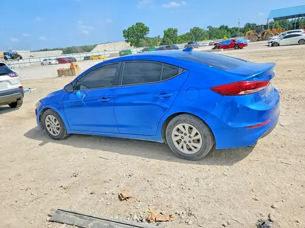 5NPD74LF7HH205513 2017 HYUNDAI ELANTRA - Image 2