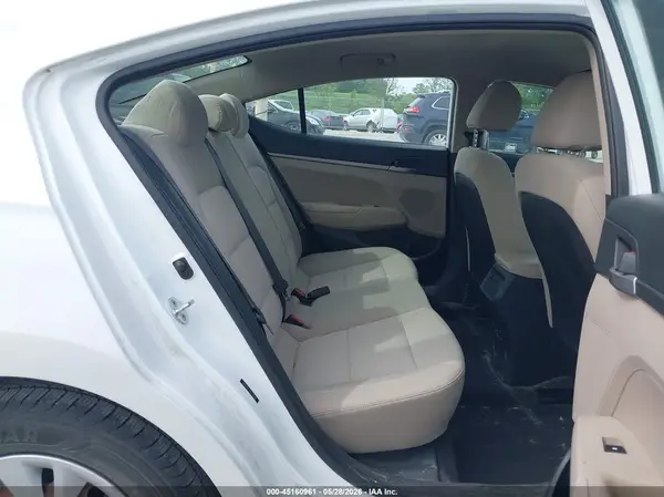 5NPD74LF7HH209268 2017 HYUNDAI ELANTRA - Image 8