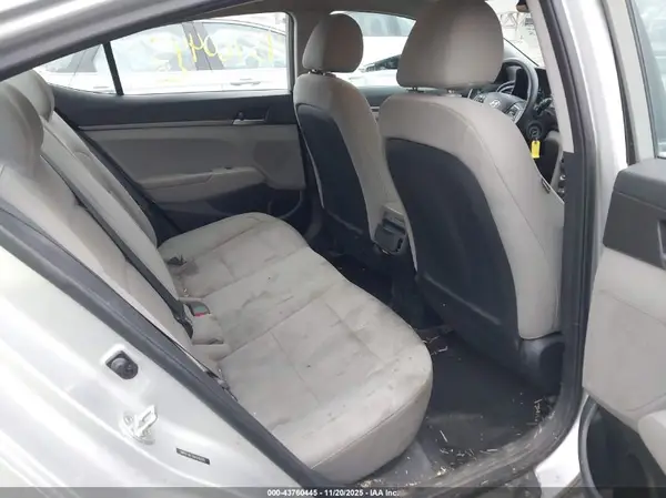 5NPD74LF7HH210372 2017 HYUNDAI ELANTRA - Image 8