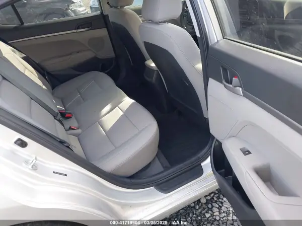 5NPD74LF7JH220406 2018 HYUNDAI ELANTRA - Image 8
