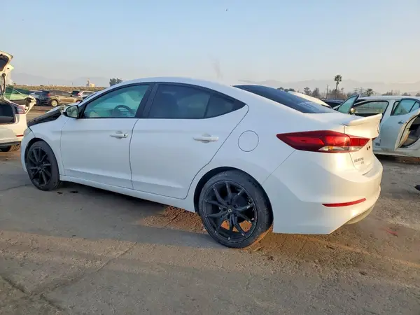 5NPD74LF7JH238758 2018 HYUNDAI ELANTRA - Image 2