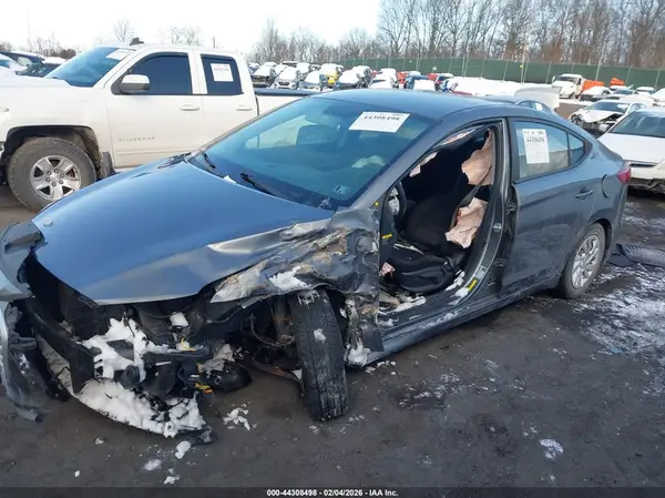 5NPD74LF7JH240025 2018 HYUNDAI ELANTRA - Image 2