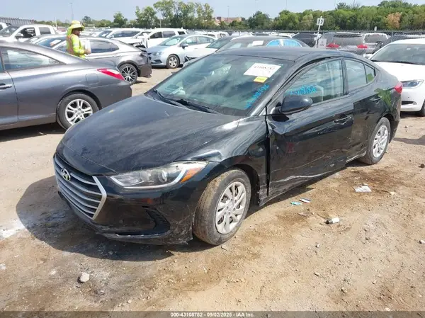 5NPD74LF7JH255074 2018 HYUNDAI ELANTRA - Image 2