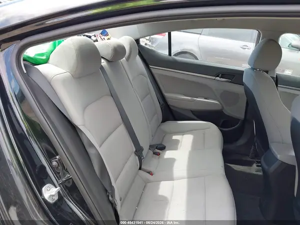 5NPD74LF7JH261599 2018 HYUNDAI ELANTRA - Image 8