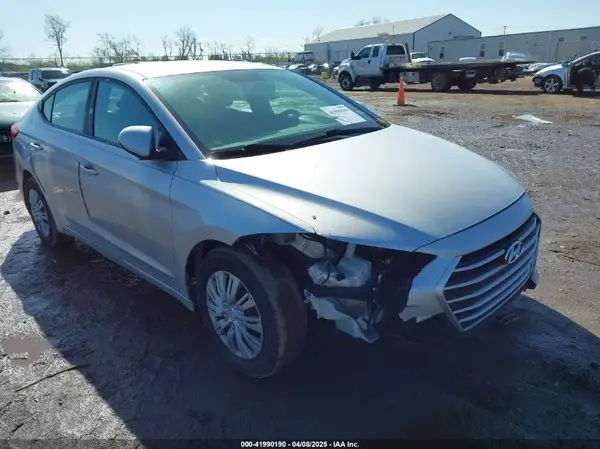 5NPD74LF7JH261683 2018 HYUNDAI ELANTRA - Image 1