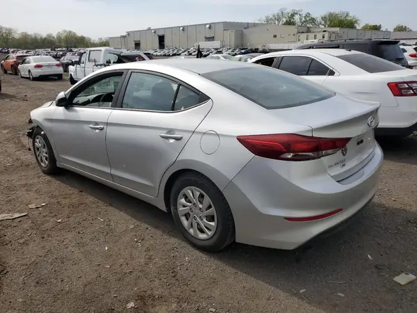 5NPD74LF7JH262767 2018 HYUNDAI ELANTRA - Image 2