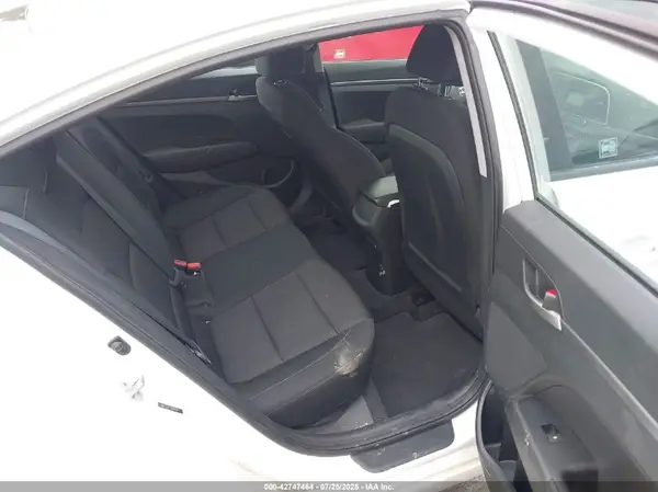 5NPD74LF7JH265295 2018 HYUNDAI ELANTRA - Image 8