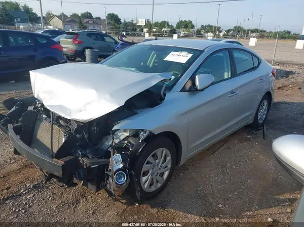 5NPD74LF7JH266964 2018 HYUNDAI ELANTRA - Image 2