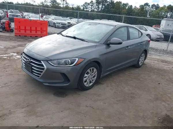 5NPD74LF7JH272280 2018 HYUNDAI ELANTRA - Image 2