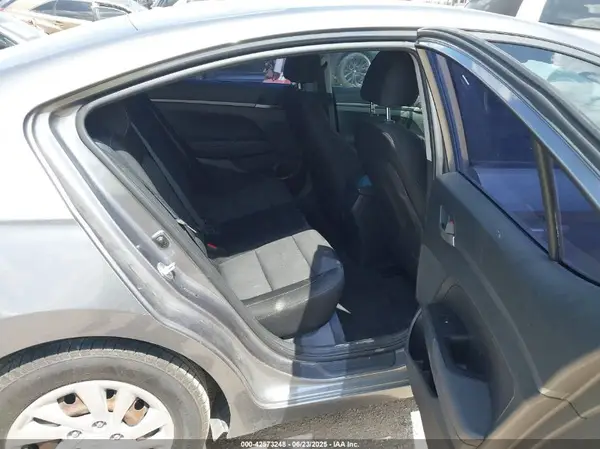 5NPD74LF7JH274434 2018 HYUNDAI ELANTRA - Image 8