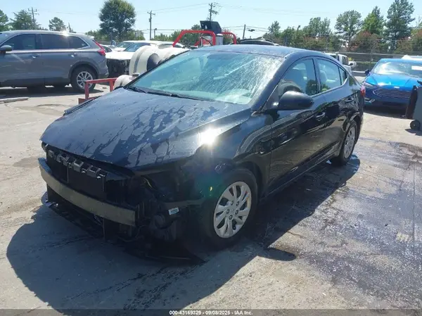 5NPD74LF7JH281934 2018 HYUNDAI ELANTRA - Image 2