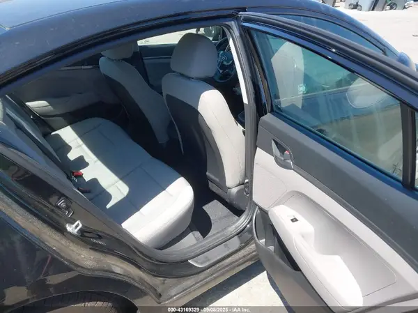 5NPD74LF7JH281934 2018 HYUNDAI ELANTRA - Image 8