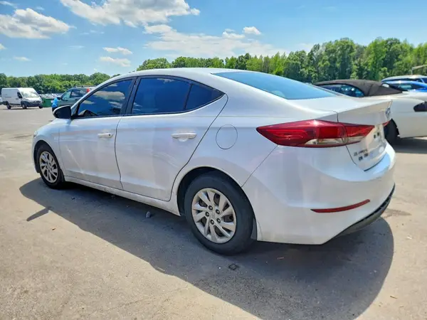 5NPD74LF7JH296725 2018 HYUNDAI ELANTRA - Image 2
