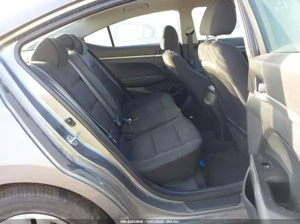 5NPD74LF7JH304497 2018 HYUNDAI ELANTRA - Image 8