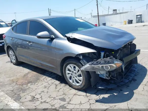 5NPD74LF7JH338911 2018 HYUNDAI ELANTRA - Image 1