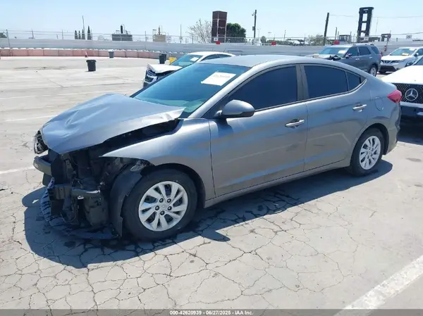 5NPD74LF7JH338911 2018 HYUNDAI ELANTRA - Image 2