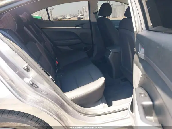 5NPD74LF7JH338911 2018 HYUNDAI ELANTRA - Image 8