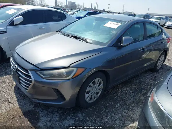 5NPD74LF7JH340688 2018 HYUNDAI ELANTRA - Image 2