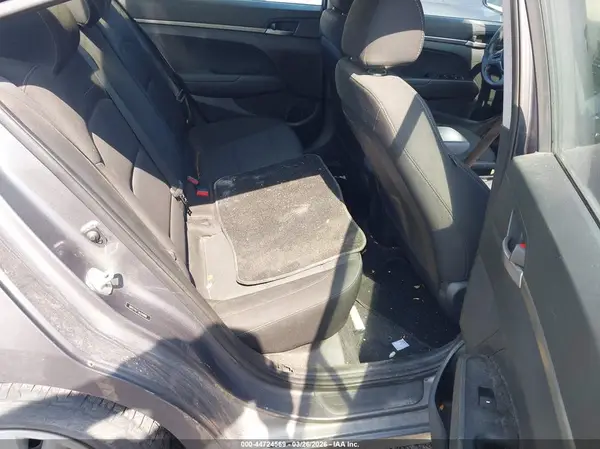 5NPD74LF7JH340688 2018 HYUNDAI ELANTRA - Image 8