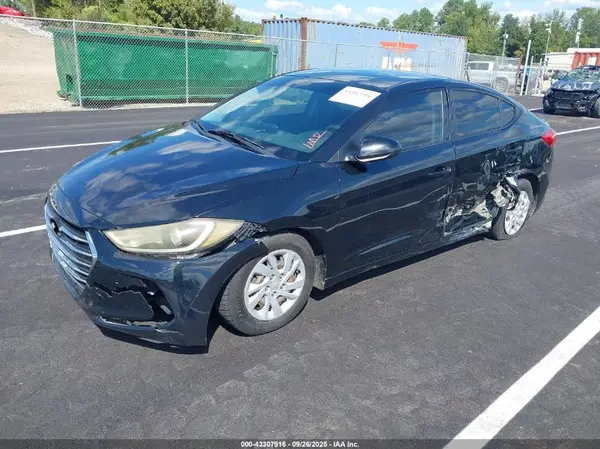 5NPD74LF7JH342490 2018 HYUNDAI ELANTRA - Image 2