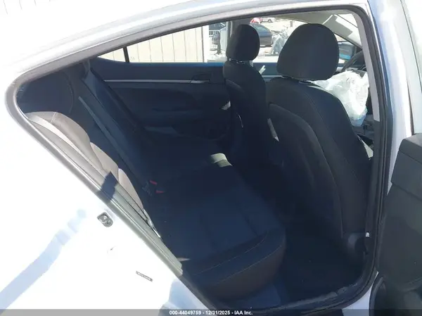 5NPD74LF7JH349780 2018 HYUNDAI ELANTRA - Image 8