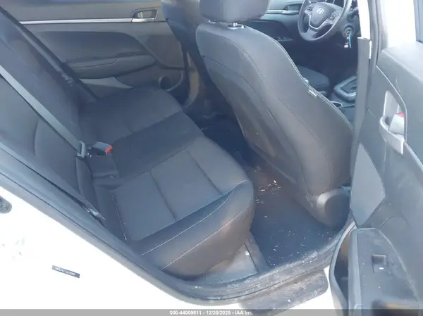 5NPD74LF7JH349911 2018 HYUNDAI ELANTRA - Image 8