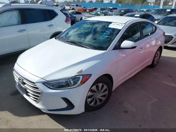 5NPD74LF7JH355787 2018 HYUNDAI ELANTRA - Image 2
