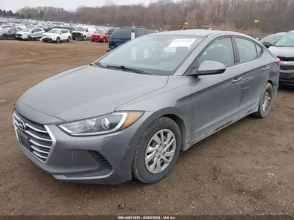 5NPD74LF7JH361394 2018 HYUNDAI ELANTRA - Image 2