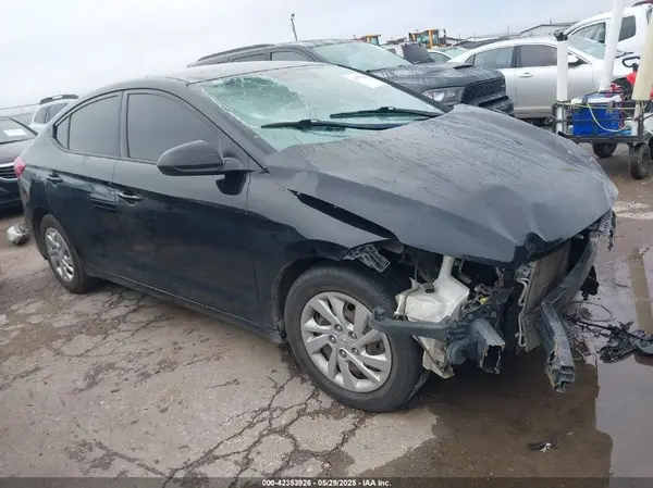 5NPD74LF7JH376140 2018 HYUNDAI ELANTRA - Image 1