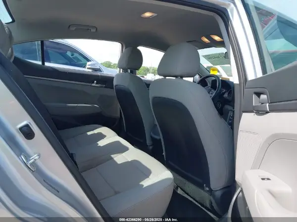 5NPD74LF7JH382228 2018 HYUNDAI ELANTRA - Image 8