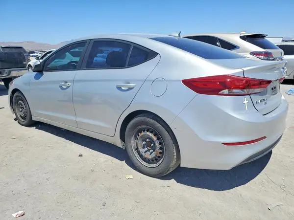 5NPD74LF7JH385372 2018 HYUNDAI ELANTRA - Image 2