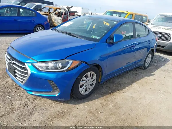 5NPD74LF7JH385677 2018 HYUNDAI ELANTRA - Image 2