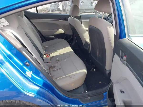 5NPD74LF7JH385677 2018 HYUNDAI ELANTRA - Image 8