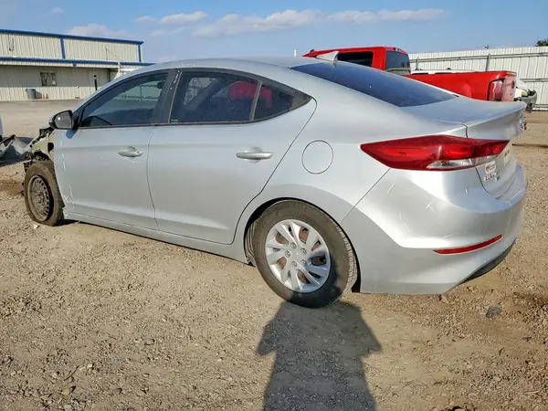 5NPD74LF7JH385856 2018 HYUNDAI ELANTRA - Image 2