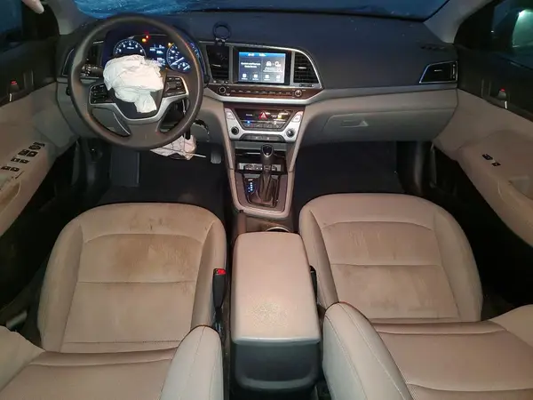 5NPD74LF7JH388255 2018 HYUNDAI ELANTRA - Image 8