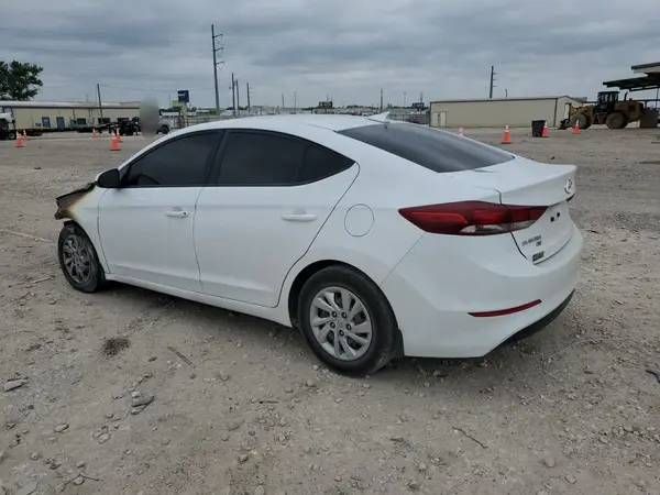 5NPD74LF7JH389583 2018 HYUNDAI ELANTRA - Image 2