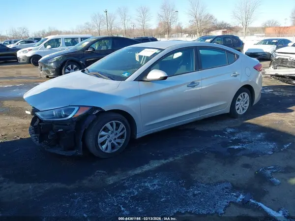 5NPD74LF7JH389762 2018 HYUNDAI ELANTRA - Image 2